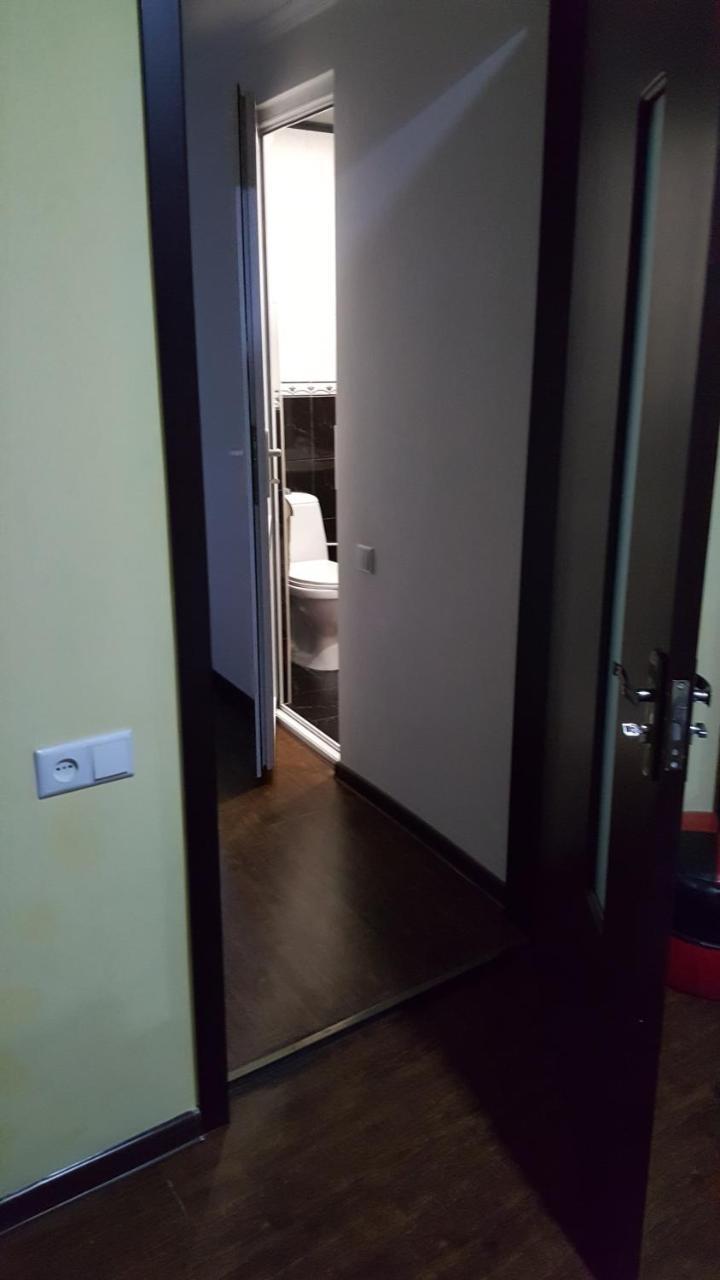 Guesthouse Different Tbilisi Esterno foto