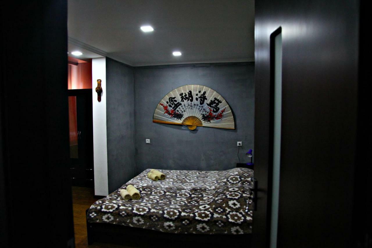 Guesthouse Different Tbilisi Esterno foto