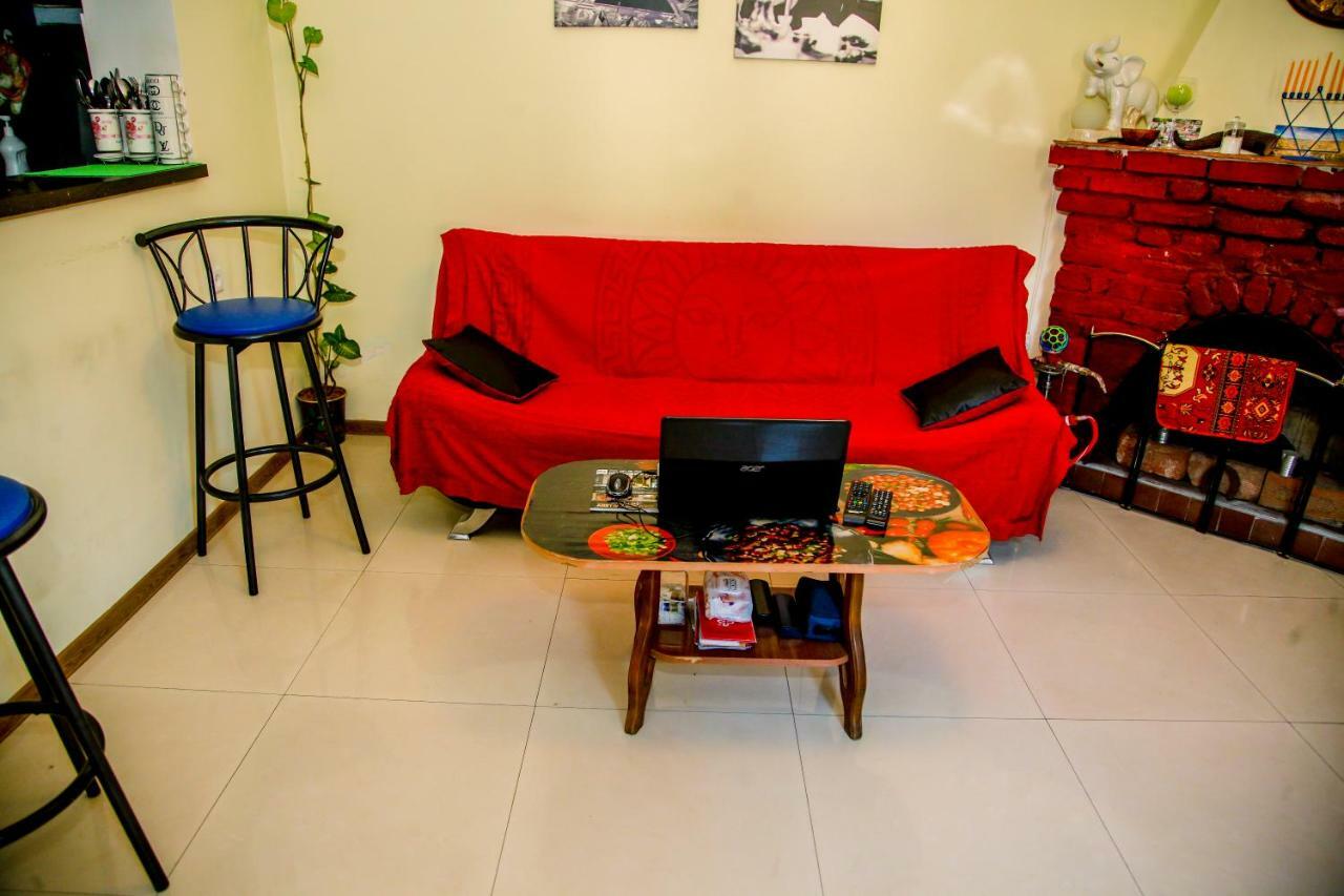 Guesthouse Different Tbilisi Esterno foto