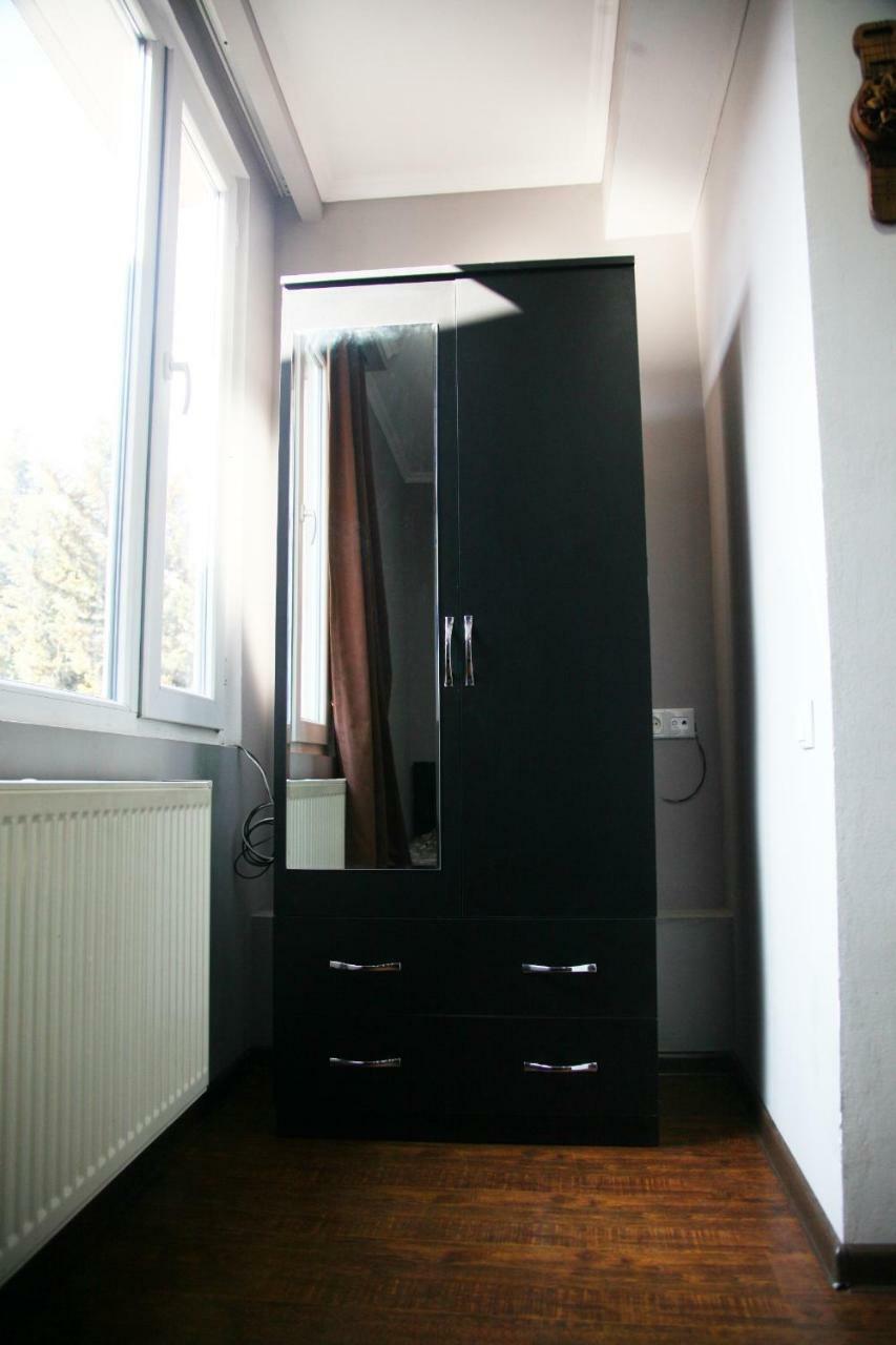 Guesthouse Different Tbilisi Esterno foto