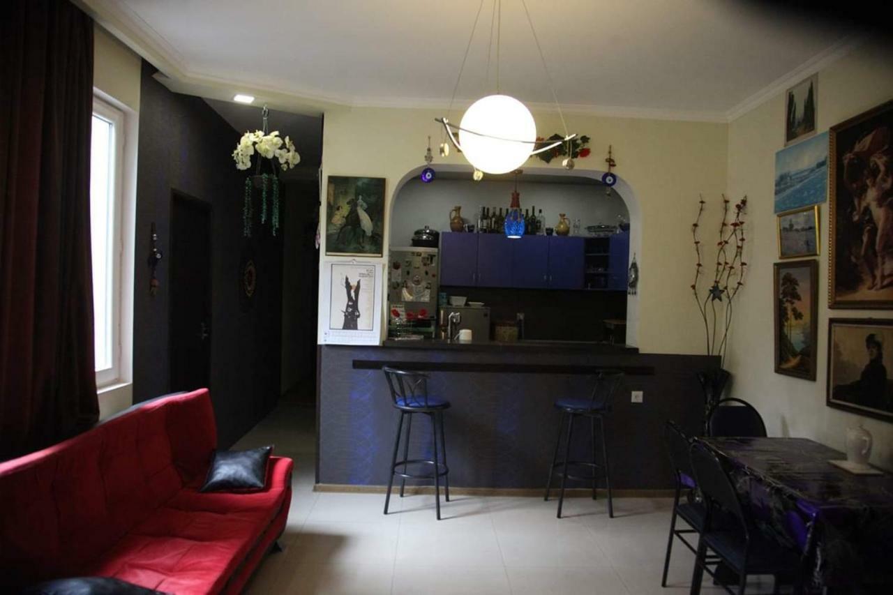 Guesthouse Different Tbilisi Esterno foto